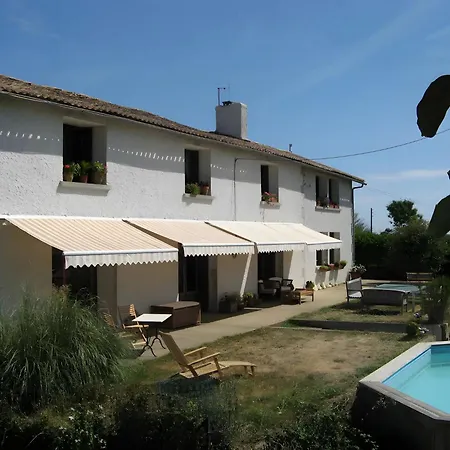 Bourdeverre Holiday home